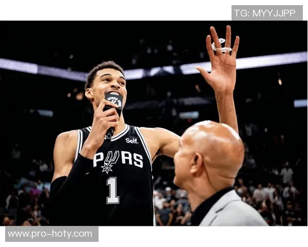 米奇称赞索汉表现出色防守端过于积极引发关注